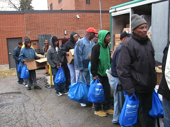 Beef4Hunger volunteers handed out fresh beef and other essential foods at a special Mobile Food Pantry event in November 2013 in Waukegan, Illinois.